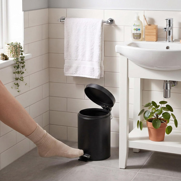 Beldray LA038098BLKFEU7 Badezimmer-Fusspedal-Mülleimer - Kleiner runder Edelstahl-Hygienemülleimer f