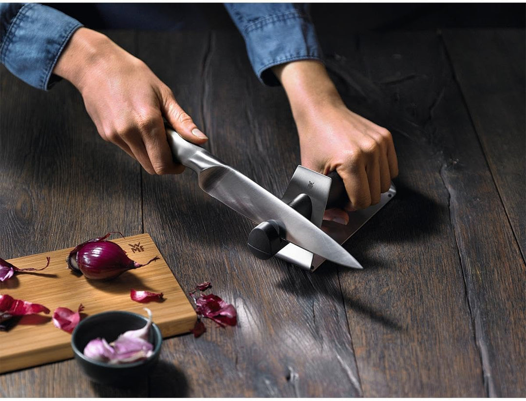 WMF Gourmet Messerschärfer Keramikscheiben, 2 Stufen, Vor- und Nachschleifen, sichere Handhabung Sin