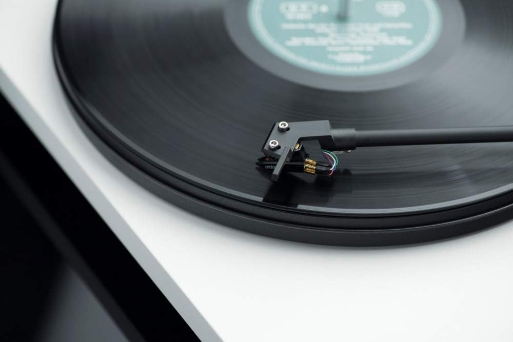 Pro-Ject Primary E Phono, Audiophiler Plug&Play Plattenspieler mit integrierter Phono Vorstufe (Rot)