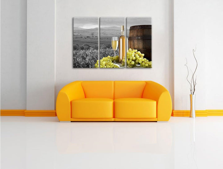 Pixxprint Weinreben mit Weinflasche und Fass Schwarz/Weiss 3-Teiler Leinwandbild 120x80 Bild auf Lei