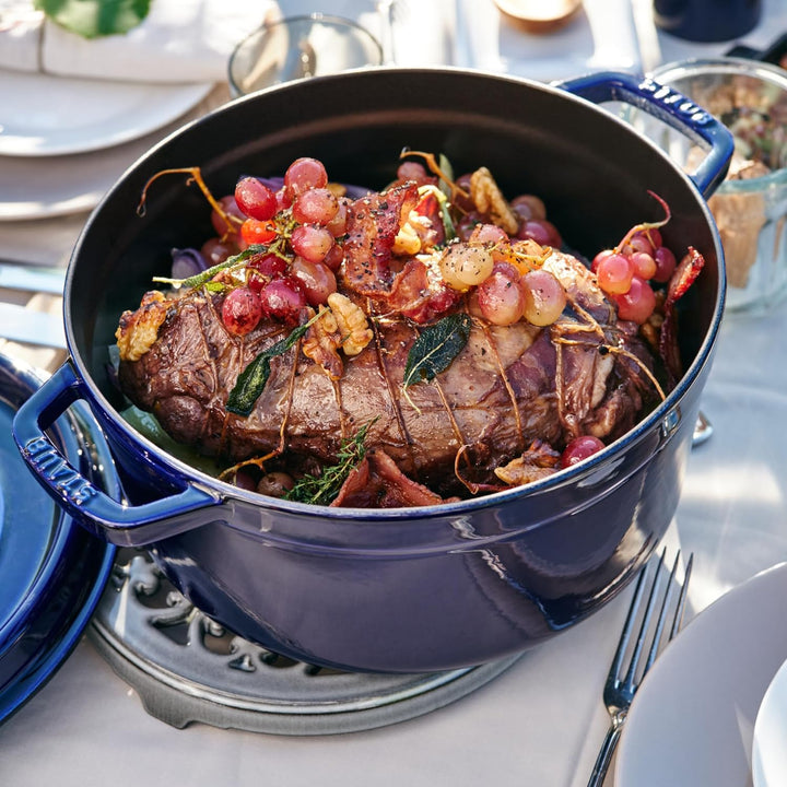 STAUB Gusseisen Bräter/Cocotte, Rund 28 cm, 6,7 L, Dunkel-Blau 28 cm, 6,7 L Dunkel-Blau, 28 cm, 6,7