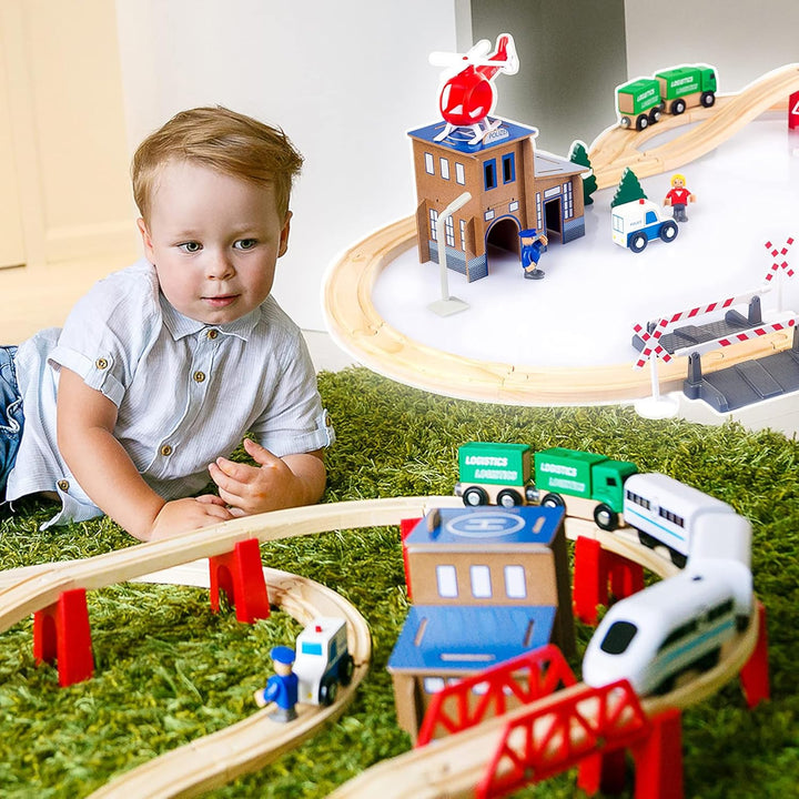 Green series Holzeisenbahn Set für Kinder - Eisenbahn Holz | Spielzeug Zug | Polizeistation, Autobah
