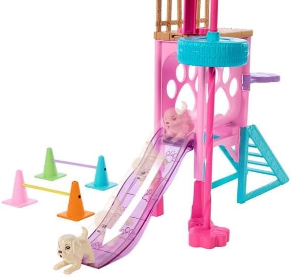 BARBIE und jüngere Schwester Stacie - Spielset mit Hündchen-Hindernisparcours mit drehendem Turm, Le