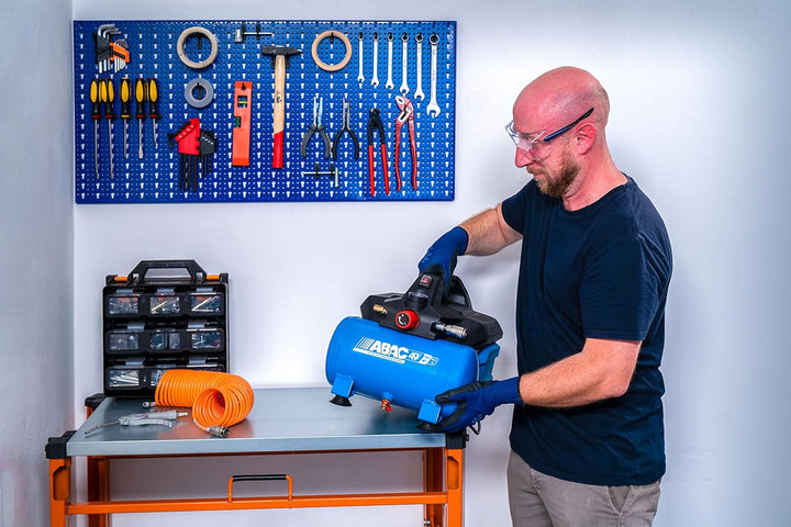ABAC Geräuscharmer Tragbarer Luftkompressor EASE-AIR 6, Ölfreier Luftkompressor, Maximaler Druck 8 B