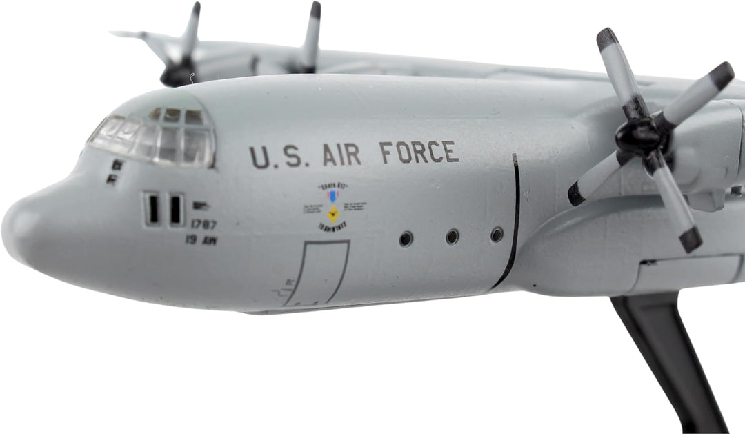 Daron Worldwide Trading Postage Stamp USAF C-130 1/200 Spare 617 Airplane Model