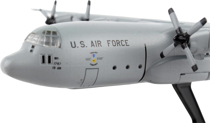 Daron Worldwide Trading Postage Stamp USAF C-130 1/200 Spare 617 Airplane Model