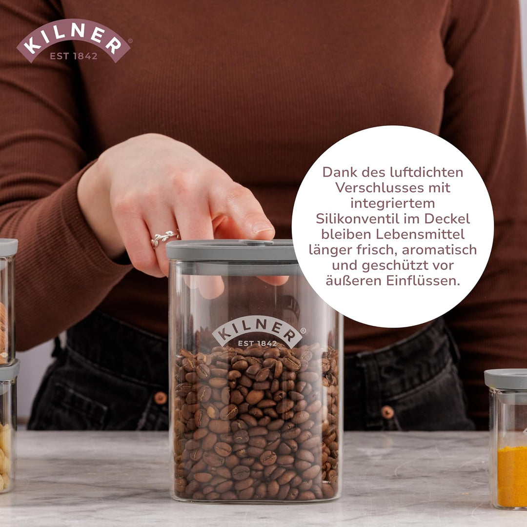 Kilner Gewürzglas mit Messlöffel, 700 ml, transparente Gewürzdose mit luftdichtem Deckel, hochwertig