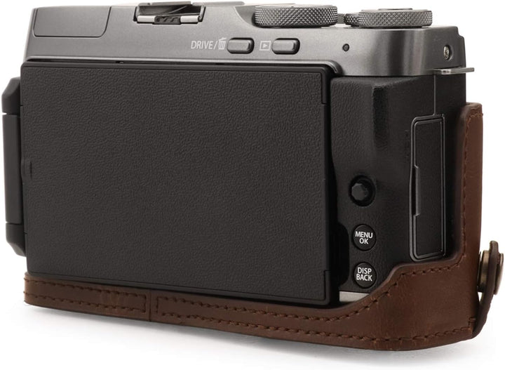 MegaGear Ever Ready Leder Kamera Halbtasche mit Trageriemen kompatibel mit Fujifilm X-A7 Dunkelbraun