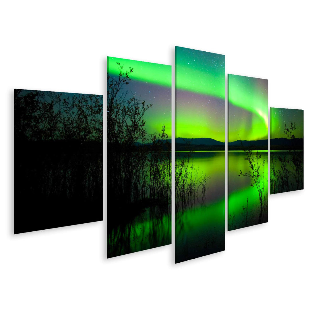 islandburner Bild auf Leinwand Nordlichter Gespiegelter See Wetterleuchten In Norwegen Bilder Wandbi
