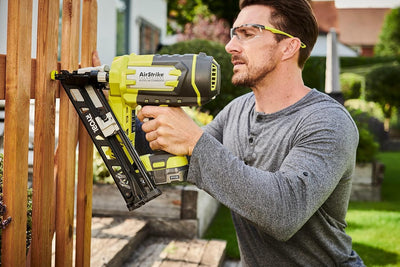RYOBI 18 V ONE+ Akku-Nagler R15GN18-0 (Nageltyp 1,8 mm, Magazinkapazität von 105 Nägeln, 33-35° Maga
