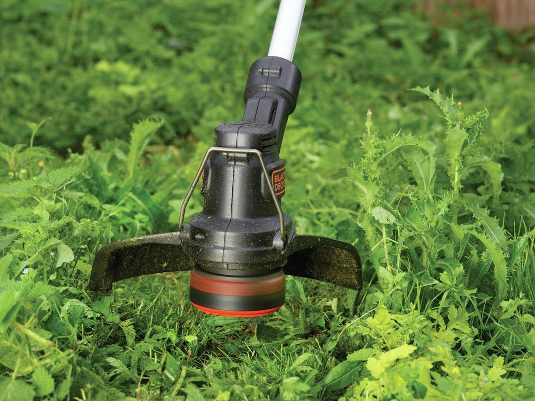 Black+Decker Akku-Rasentrimmer ST182320 (18V 2,0Ah, 25 cm Schnittbreite, AFS Reflex automatische Fad