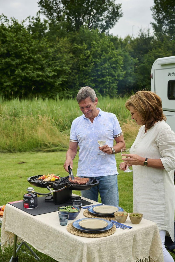 nomadiQ Holiday Cooking Pakket | Tragbarer Gas BBQ Grill | Klein, Mini, Leichtgewicht Tischgrill | P