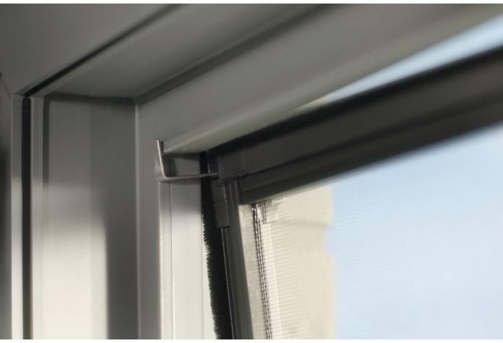tesa Insect Stop FALT Fenster - Faltbarer Alu-Rahmen - Fliegengitter mit verstellbarem Teleskoprahme