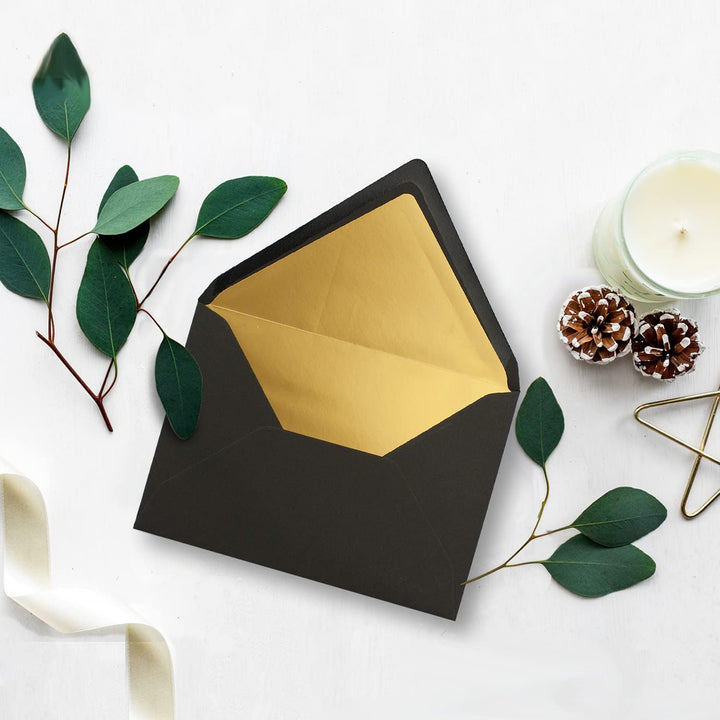 75x metallic Gold-gefütterte Brief-Umschläge DIN C5, schwarz - 156 x 220 mm - Nassklebung mit spitze