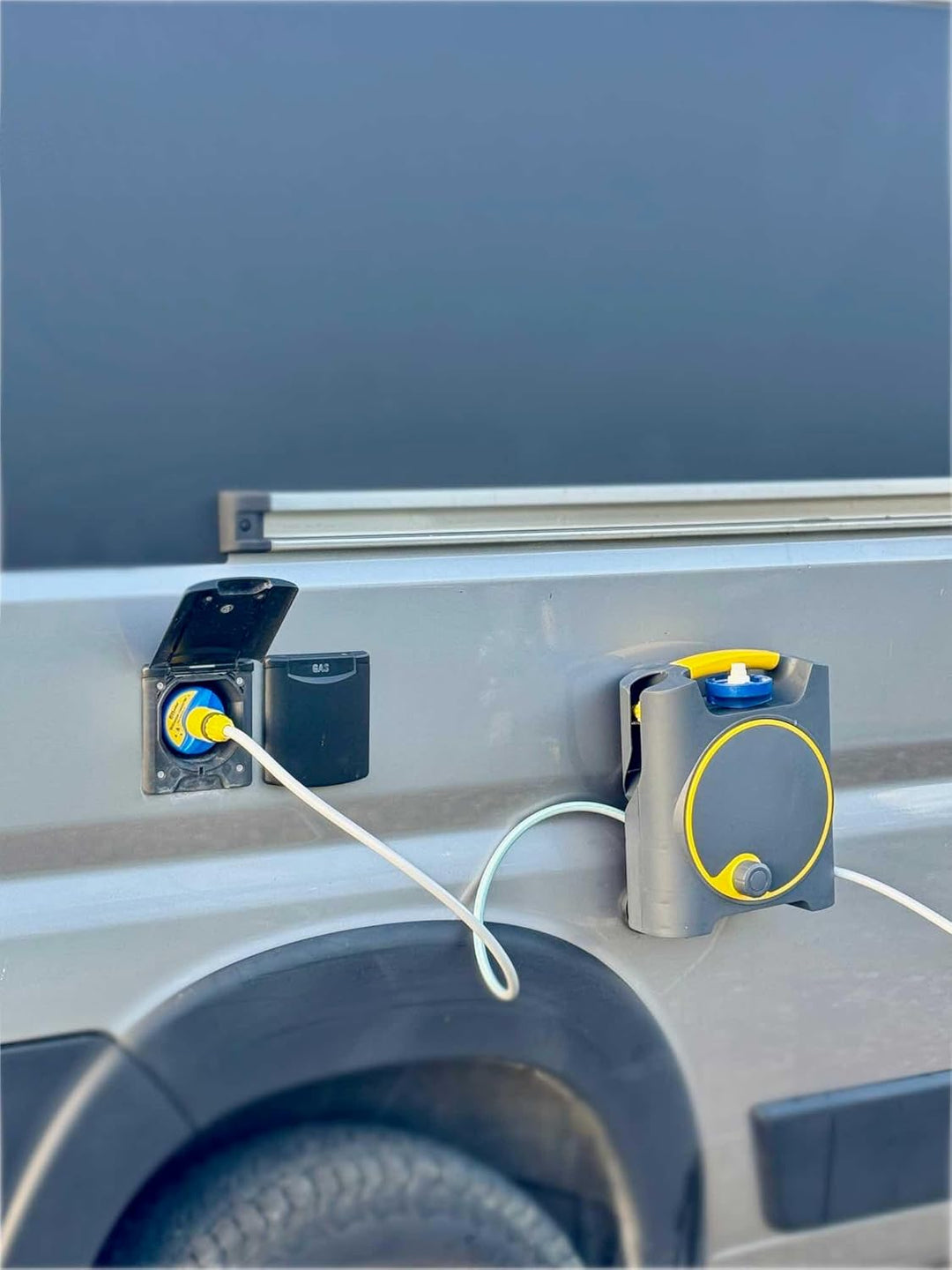 AquaFlow 10m – Wasserschlauchtrommel mit Magnetoption - Wasserschlauch Trommel mit Magnethalter Halt