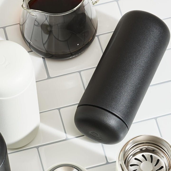 Fellow Carter Move Reisebecher – vakuumisolierter Edelstahl-Kaffee- und Teebecher mit Keramik-Innens