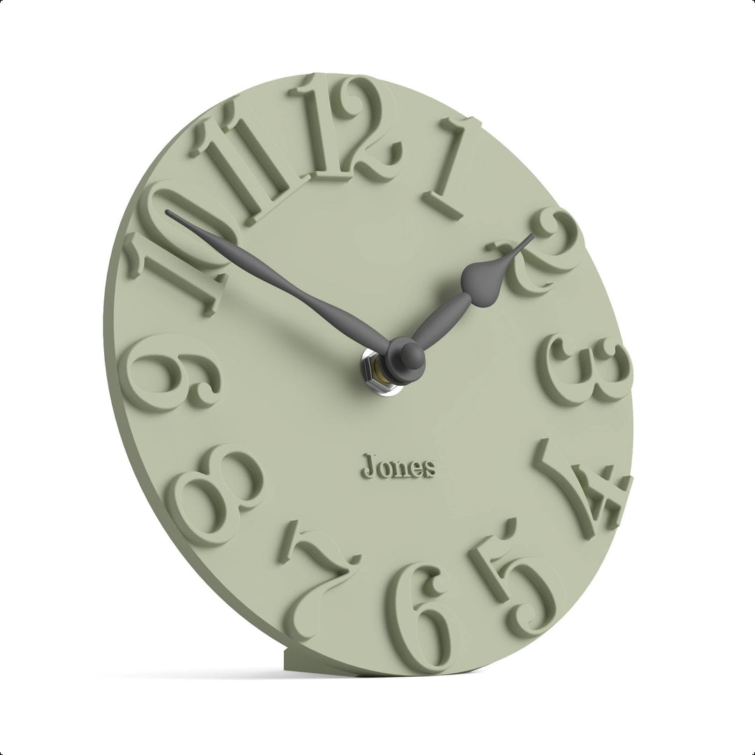 JONES CLOCKS® Hampstead Schreibtischuhr | Freistehend | Salbeigrün | Elegante erhöhte, geformte ziff