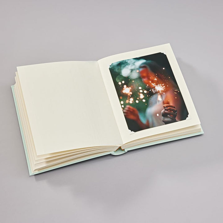 Semikolon 361765 Foto-Album Classic Medium - 21,6 x 25,5 cm - 80 Seiten cremefarben, für 160 Fotos -