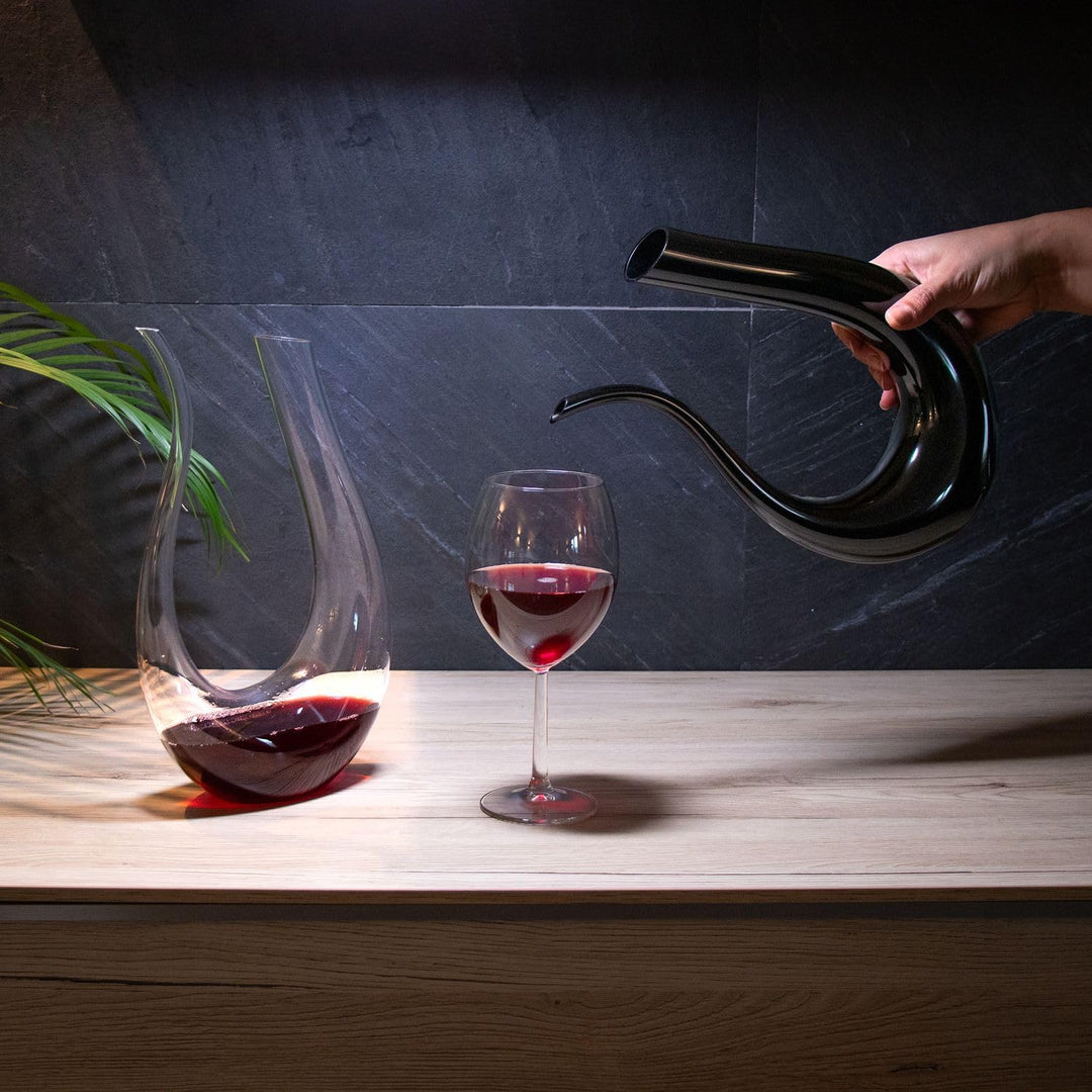 Intirilife Wein Dekanter in U-Form aus Glas in Schwarz -750 ml- Weinkaraffe, Rotwein Dekantierer, We