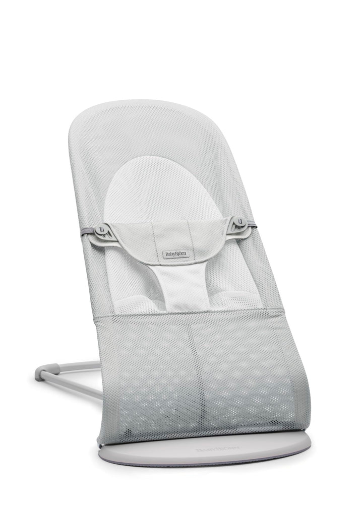 BabyBjörn Babywippe Balance Soft, Hellgrauer Rahmen, Netzstoff, Silber/Weiss