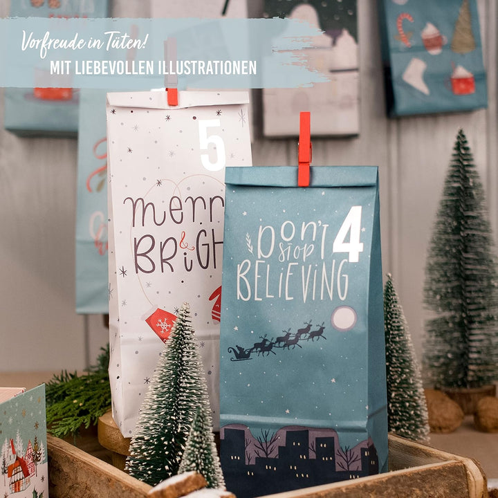 Papierdrachen Adventskalender 2025 zum Befüllen - 24 Papiertüten in Blau mit Zahlenaufklebern & Klam