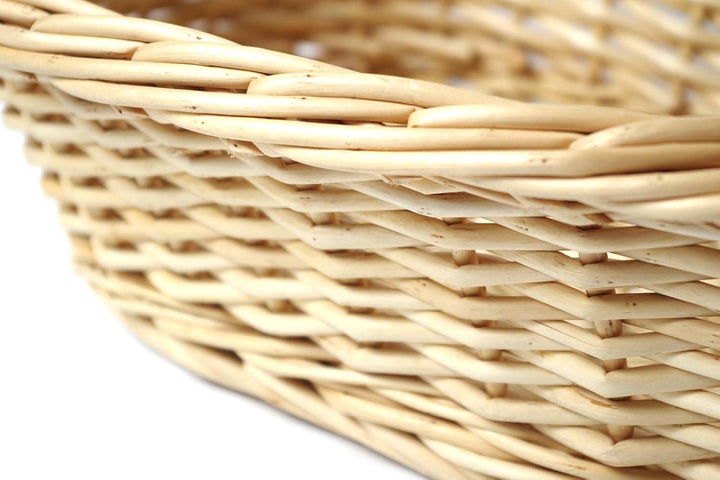 Kobolo Geschenkkorb aus Weide mit Holzwolle - 49x41x50 cm - beige - dekorativer Präsentkorb zum Selb
