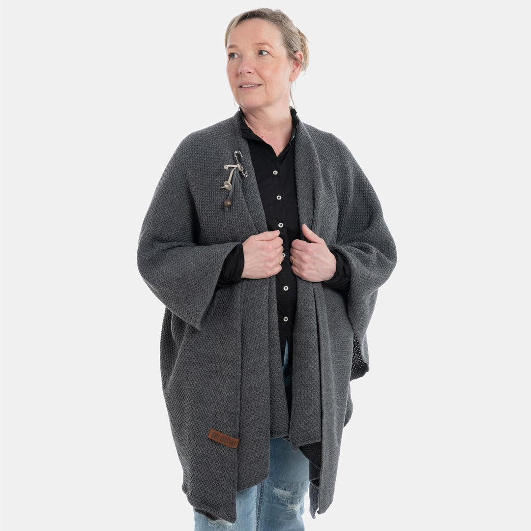 KNIT FACTORY - Jazz Poncho - Elegant Gestrickter Damen Cape - Wickelschal mit Wolle - Hochwertige Qu