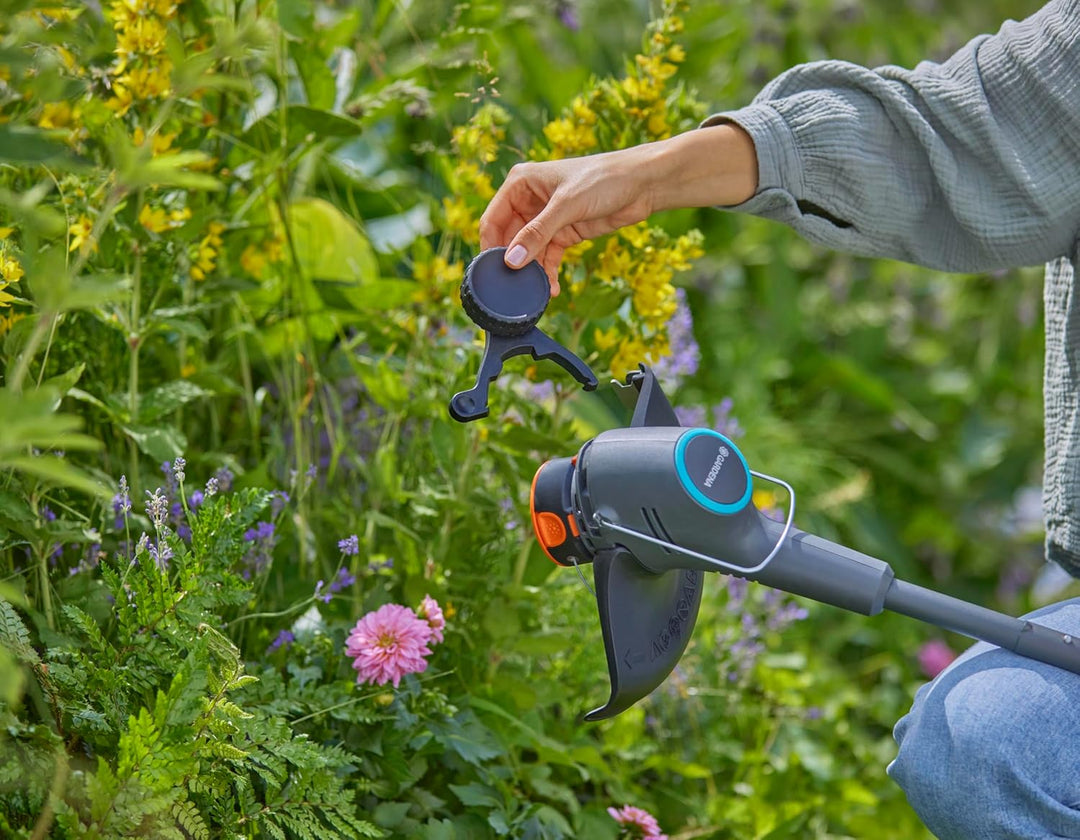 Gardena EasyTrim 25 18V Set Akku-Rasentrimmer, 2-in-1-Funktion, 18V-P4A-Akku, ergonomisch, leicht un