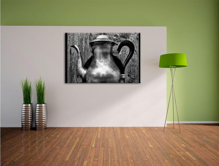 Pixxprint Monocrome, stilvolle alte Teekanne aus Metall, Format: 100x70 auf Leinwand, 100x70