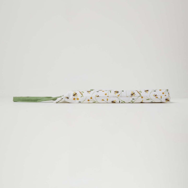 Homescapes Garten-Kniekissen mit Band, Design Blumen & Bienen grün-weiss, 27x40 cm grosse Kniematte