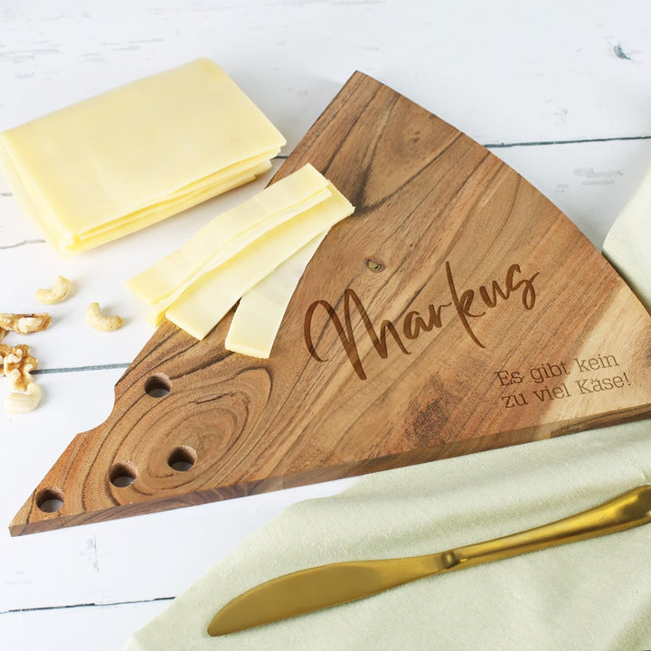 Herz & Heim® Käsebrett mit Gravur/Holz-Servierplatte für Käsespezialitäten (Freitext), Freitext