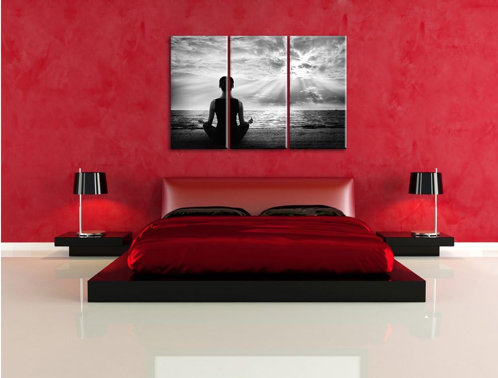 Pixxprint Frau meditiert am Strand als Leinwandbild | Grösse: 3 Teilig (120x80) | Wandbild| Kunstdru