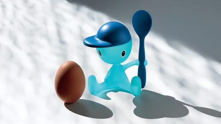 Alessi "CICO" ASG23 GR Eierbecher mit Salzstreuer und Löffel aus thermoplastischem Harz, hellblau, 2