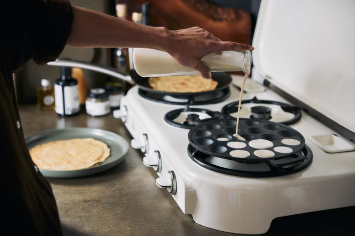SKOTTSBERG Poffertjes Pfanne Gusseisen 24 cm eingebrannte Augenpfanne für holländische Spezialitäten