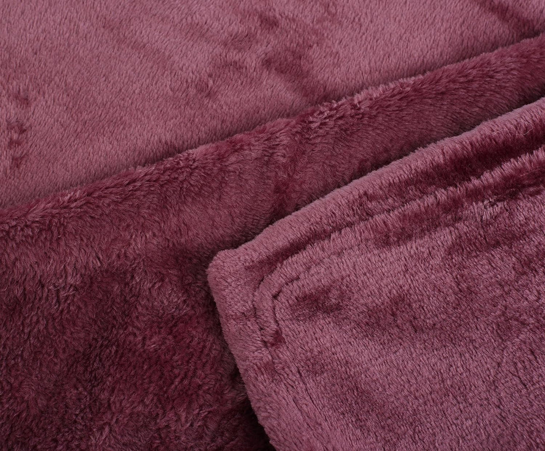 Gözze - Wohn- und Kuscheldecke, Memphis, Hohes Stoffgewicht 300 g/m², 180 x 220 cm - Beere 180 x 220