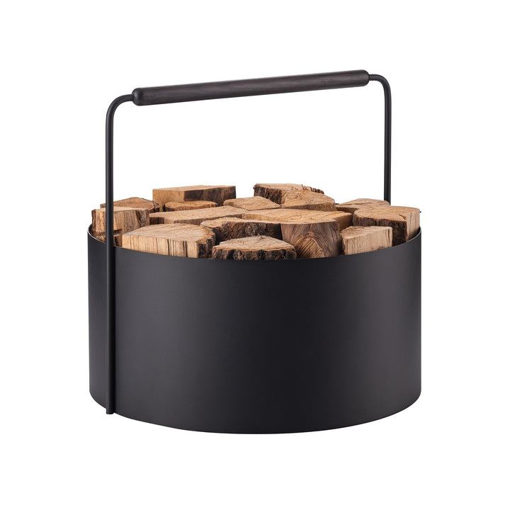blomus Holzkorb ASHI | Feuerholzkorb mit Griff in Schwarz | 48L x 46B x 42H cm | Karminkorb aus pulv