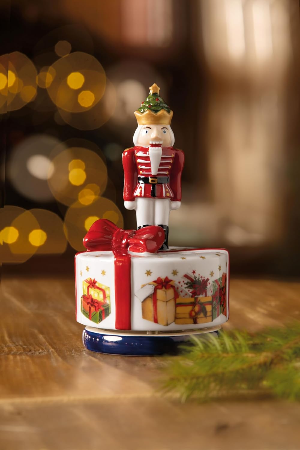 Villeroy & Boch - Nostalgic Melody, Nussknacker drehend, 9 x 15cm, Porzellan, Mehrfarbig 14-8640-630