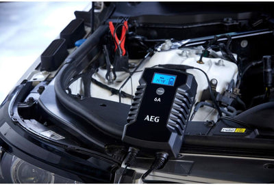 AEG Automotive 10617 Mikroprozessor-Ladegerät für Auto Batterie LD 6.0, 6 Ampere für 6/12 V, 7-HF La