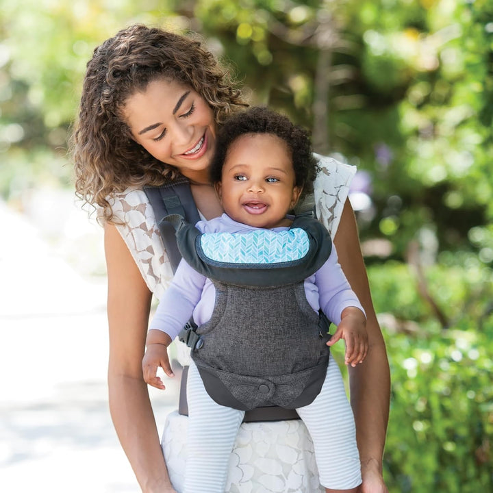 Infantino Flip Advanced 4-in-1-Trage mit Lätzchen – ergonomisch, umwandelbar, mit der Vorderseite na