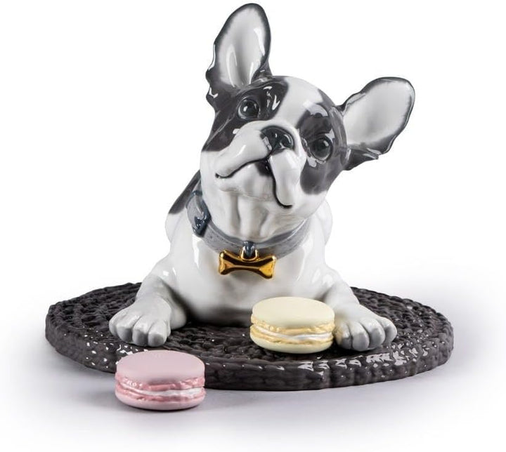 LLADRÓ French Bulldog with Macarons Dog Figurine. Bulldogge. Porzellan.