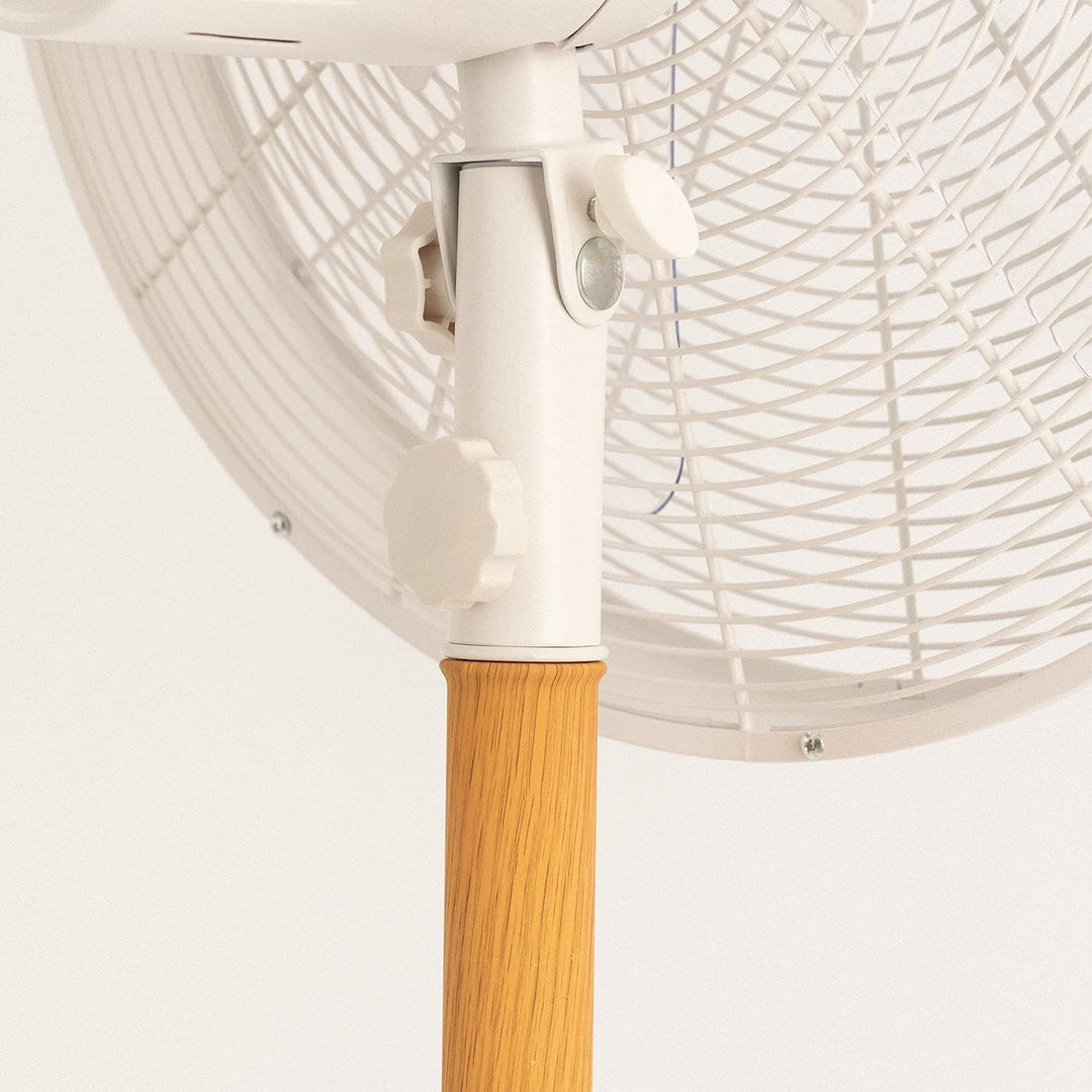 CREATE / AIR STAND WOOD/Standventilator Weiss und Naturholz mit Oszillation 75º / 50W, Ø36cm, 3 Gesc