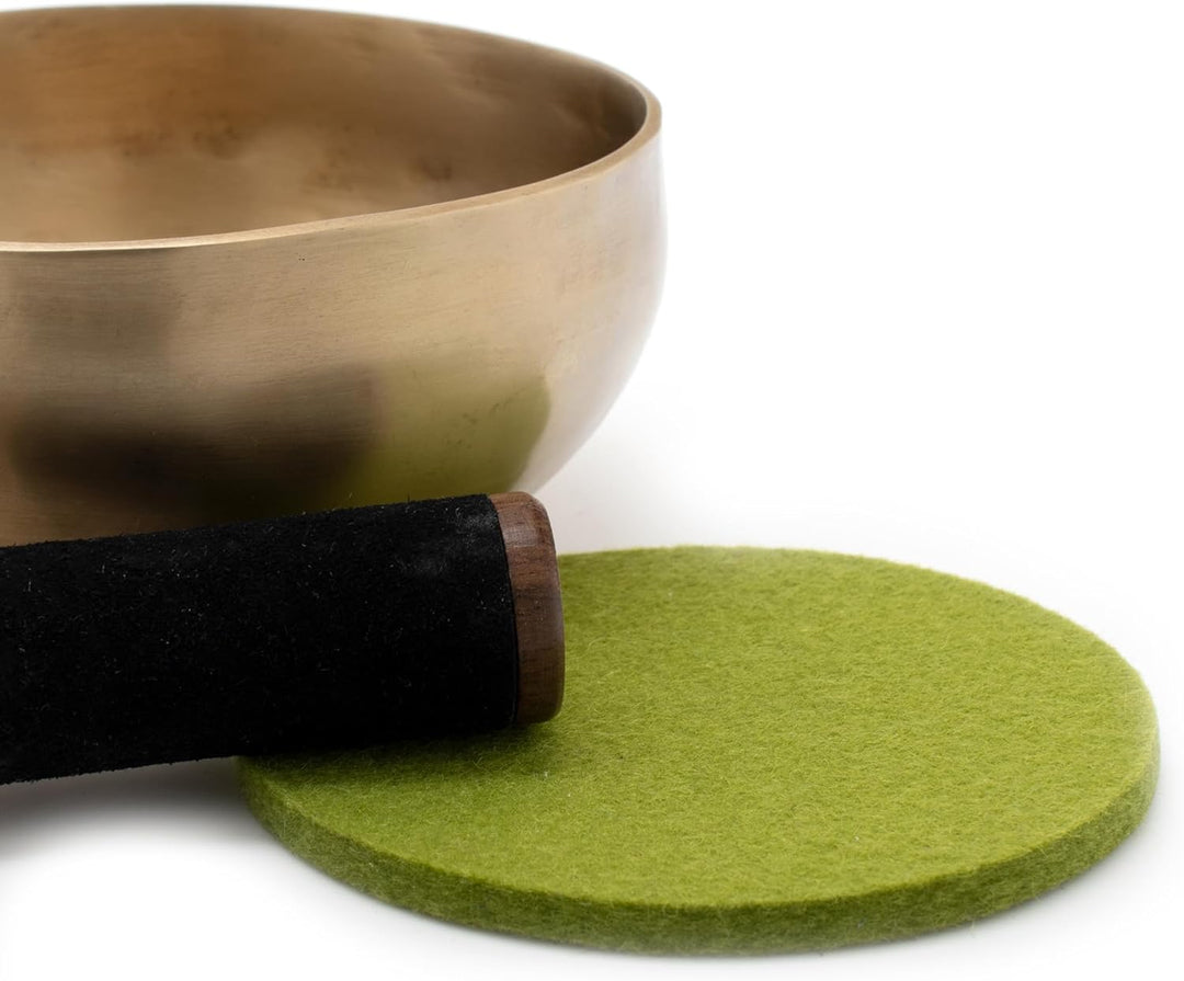 Tibetische Klangschale ca. 350g mit OM-Gravur – Handgeschmiedet in Nepal – Fair Trade – Für Meditati