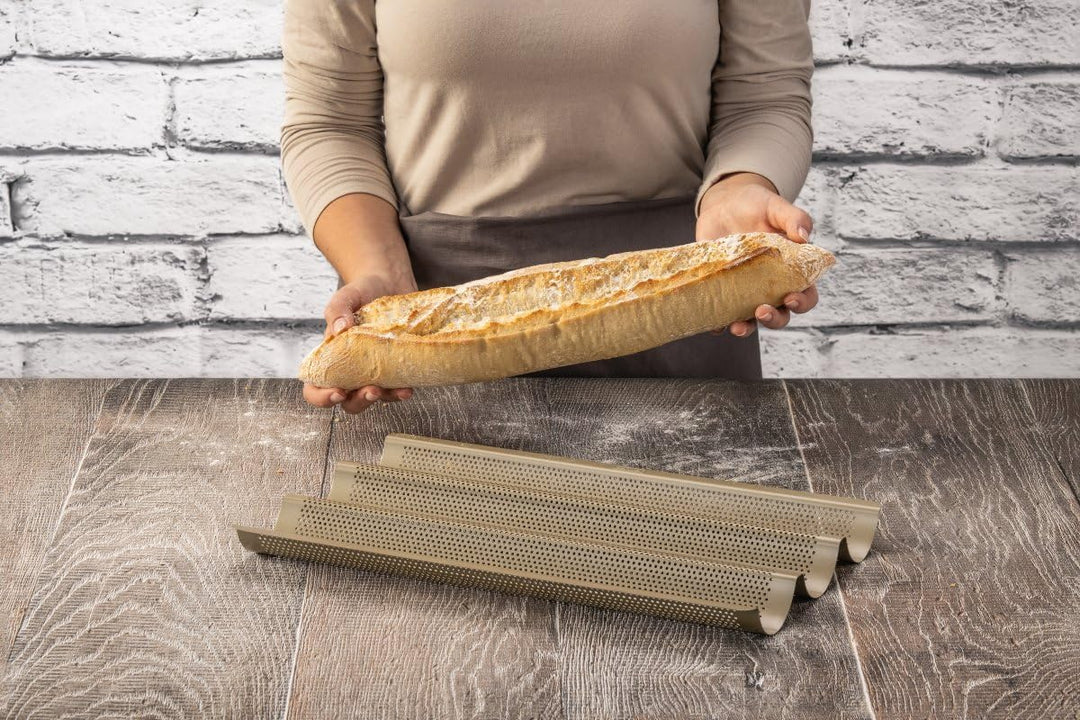 Zenker 3er Baguetteblech – Perforierte Backform für knusprige Baguettes – Antihaftbeschichtung verhi