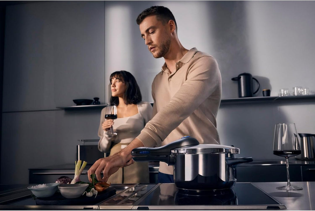WMF Perfect Plus One Pot Schnellkochtopf Induktion 4,5l, Dampfkochtopf mit Flammschutz, grosses Koch