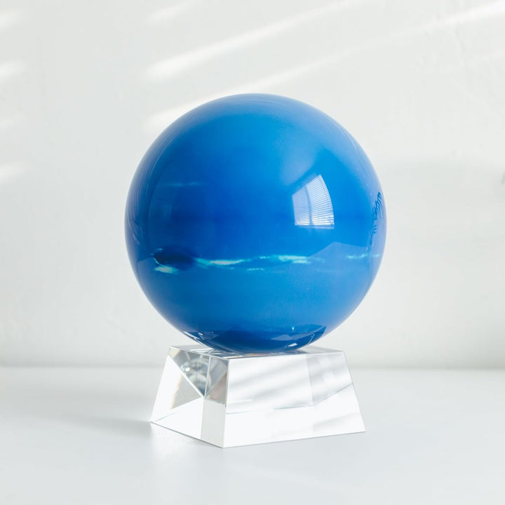 MOVA Globus Weltraumserie Neptun 4,5" mit Sockel, solarbetriebener rotierender Globus, einzigartiges