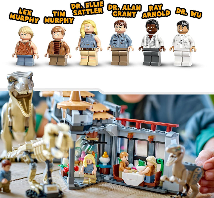 LEGO 76961 Jurassic Park Angriff des T. rex und des Raptors aufs Besucherzentrum, Dinosaurier Spielz