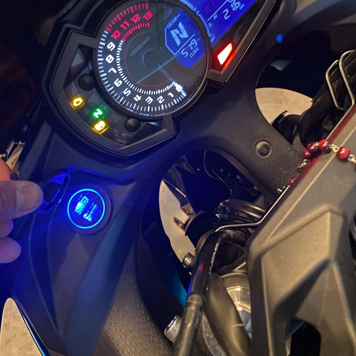 MOQIAOSEIKO Motorrad Ladegeräte Dual USB Ladegerät mit Relais Batterieladegerät für Kawasaki Versys6