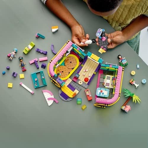 Lego 41708 Friends Rollschuhdisco Spielzeug mit Arcade und Bowling mit Mini-Puppen, u.A. Andrea, als