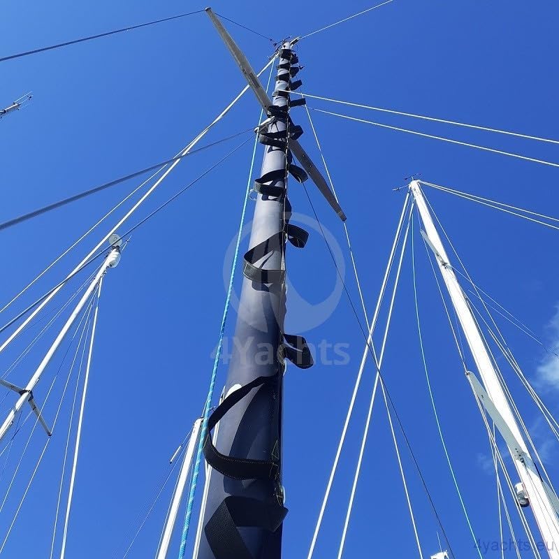 4Yachts Mastleiter MastS mit niedrigen Stufen 10.1m mit Mastrutscher Typ A89, 10.1m mit Mastrutscher