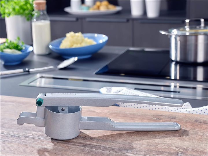 Leifheit Kartoffelpresse aus Alu-Druckguss für Kartoffelpüree und Spätzle, spülmaschinenfeste Spätzl
